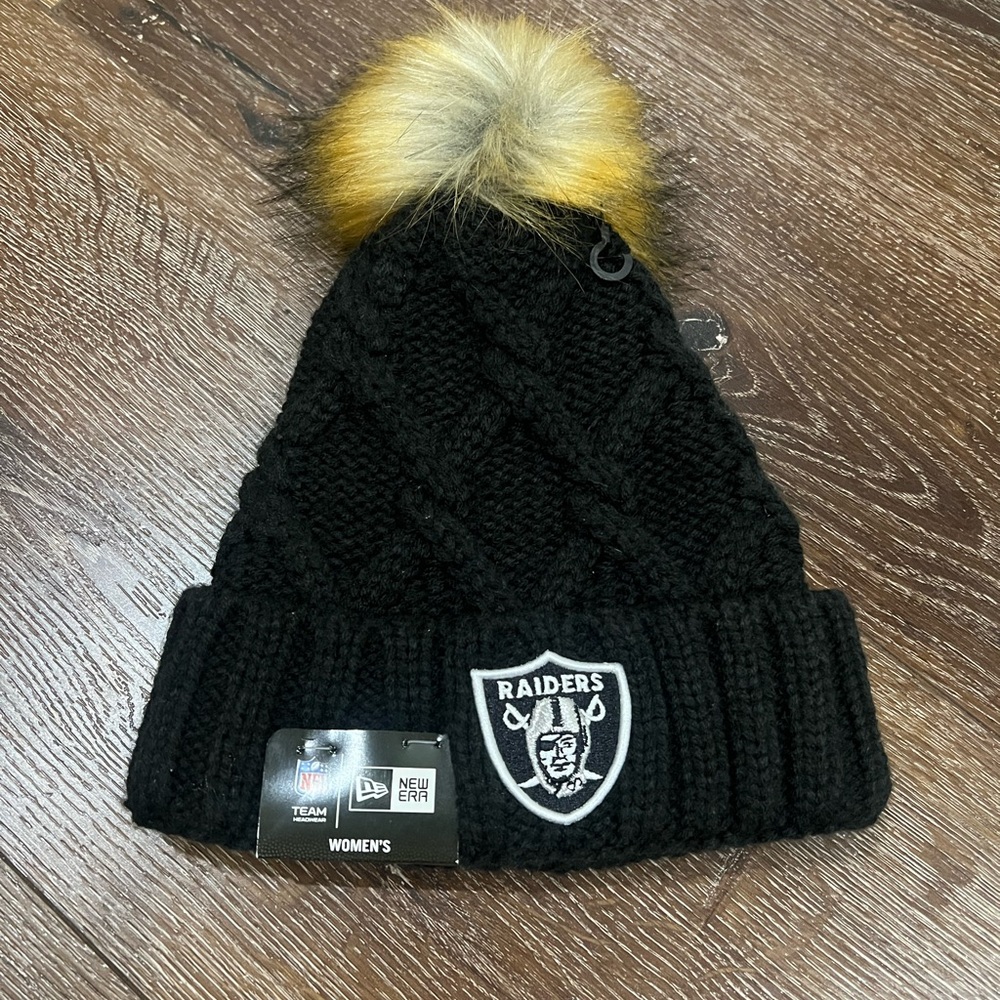 Raiders New Era Black Beanie hat with brown Pom NWT